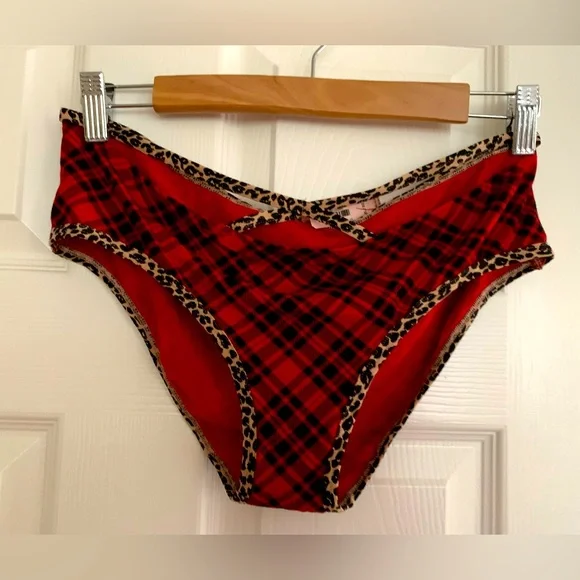 Victoria's Secret, Intimates & Sleepwear, Nwt Victoria Secret Panty Red  Plaid Leopard Print Front Cutout Size Xl